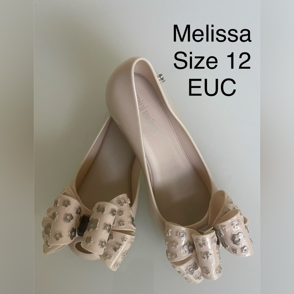 Melissa Women's Cream Embellished Bow Flats